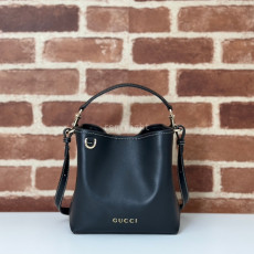 GUCCI-구찌 815118 AAEC2 1000 GG 엠블럼 미니 버킷백