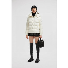 몽클레어-MONCLER K20931A0010254A81 Maya 70 Hooded Short Down Jacket