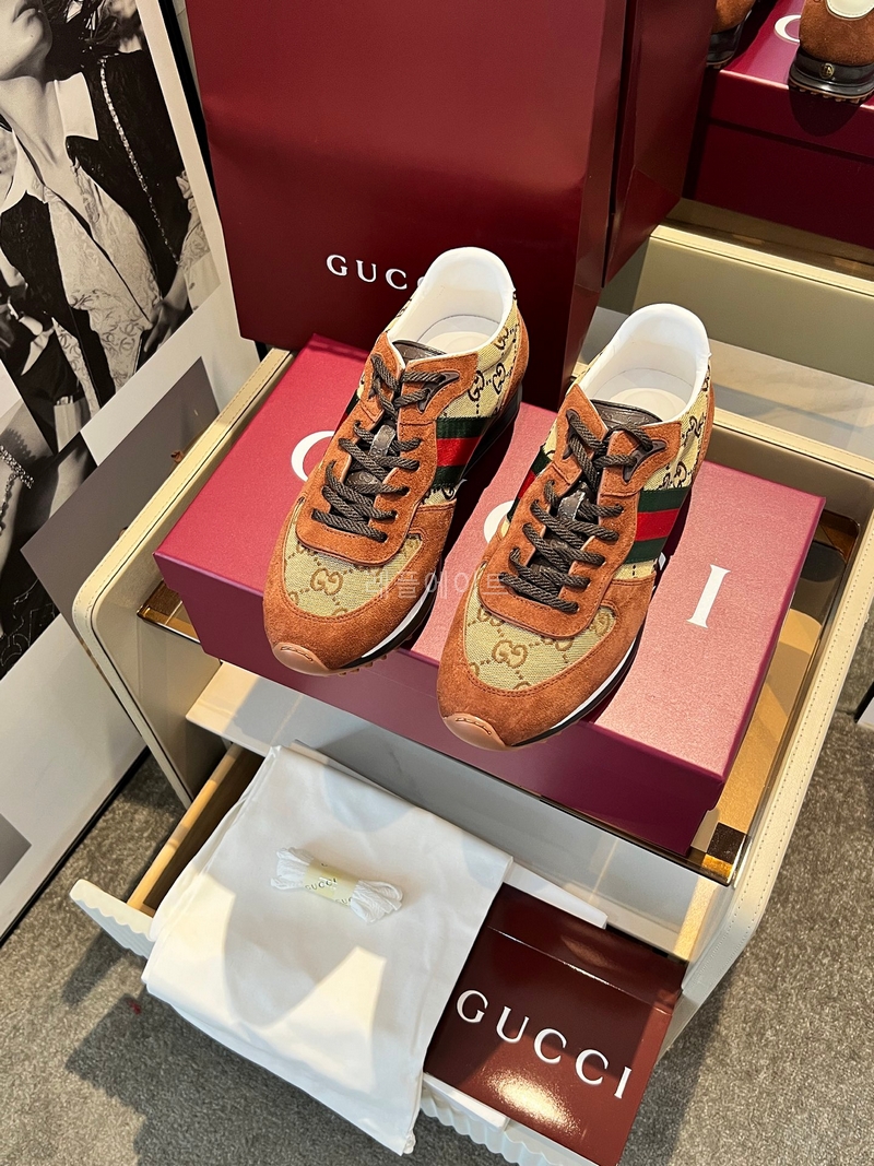 GUCCI- 구찌 ‎832461 AAFL9 2341 남성 구찌 리-모션(Re-Motion) 스니커즈