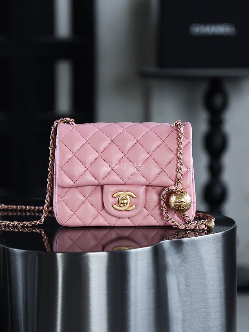 샤넬 AS1786 CHANEL 미니 골드볼 플랩 핸드백