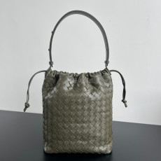 BOTTEGA VENETA-보테가 베네타 836020V2HL13227 인트레치아토 비블리오테카 버킷 백
