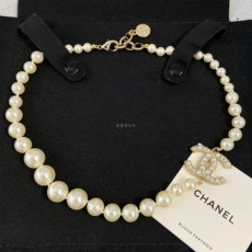 CHANEL-샤넬 A64757 100주년 기념 진주 목걸이 크리스탈 펄 골드 CC로고