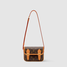 LOUIS VUITTON-루이비통  M26805 모노그램 사첼 웨어러블 월릿