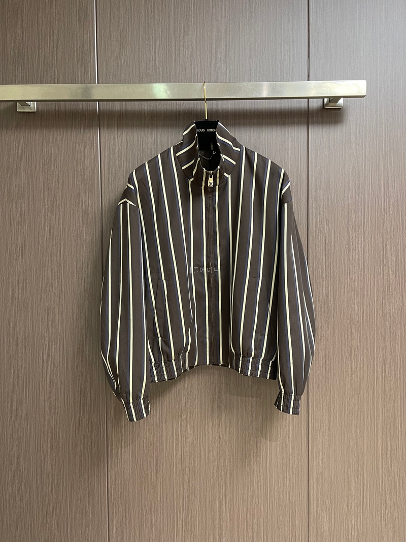 LOUIS VUITTON-루이비통 1AJVFM 스트라이프드 지퍼 트랙 톱