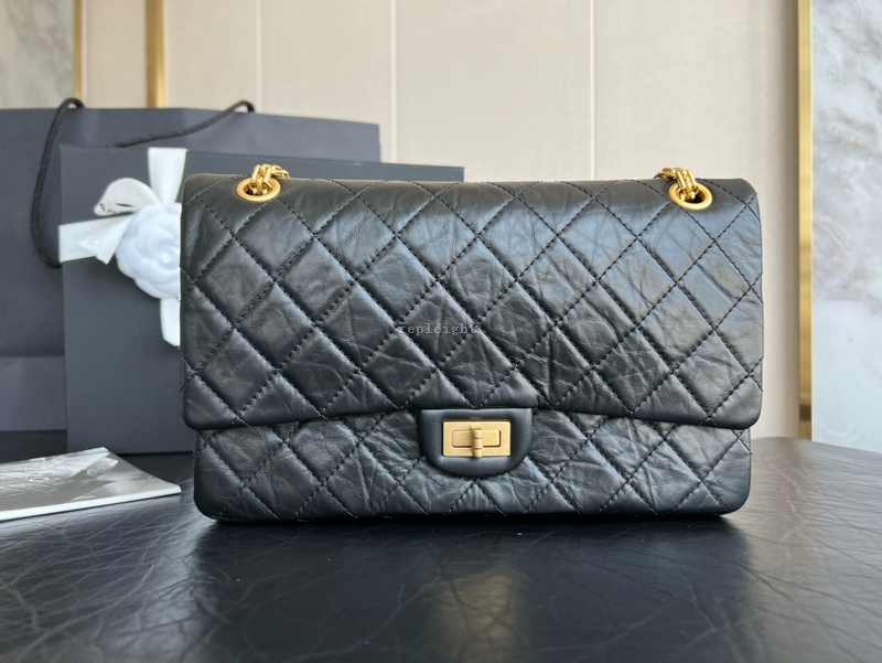 CHANEL-샤넬 A37587-Y04634-C3906 2.55 라지 플랩 백