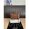 CHANEL-샤넬 AP4385-B23292-U7511 2026 봄 여름 프리-컬렉션 클래식 체인 코스메틱 케이스